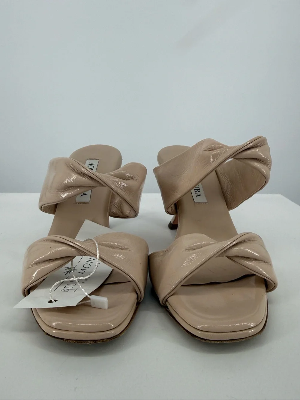 Aquazzura Patent Leather Twist-Strap Slide Sandals in Beige